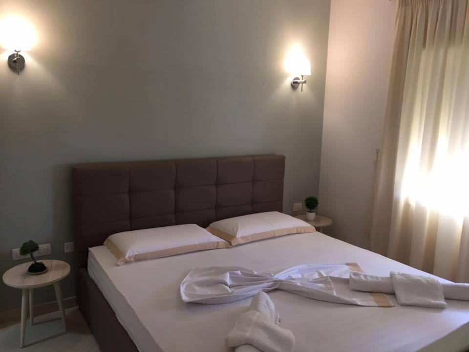 Deluxe Sea Apartment Vlorë Buitenkant foto