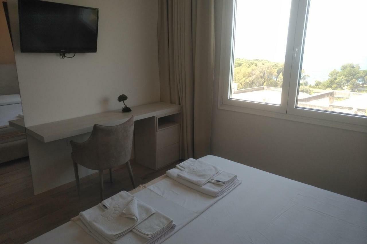 Deluxe Sea Apartment Vlorë Buitenkant foto