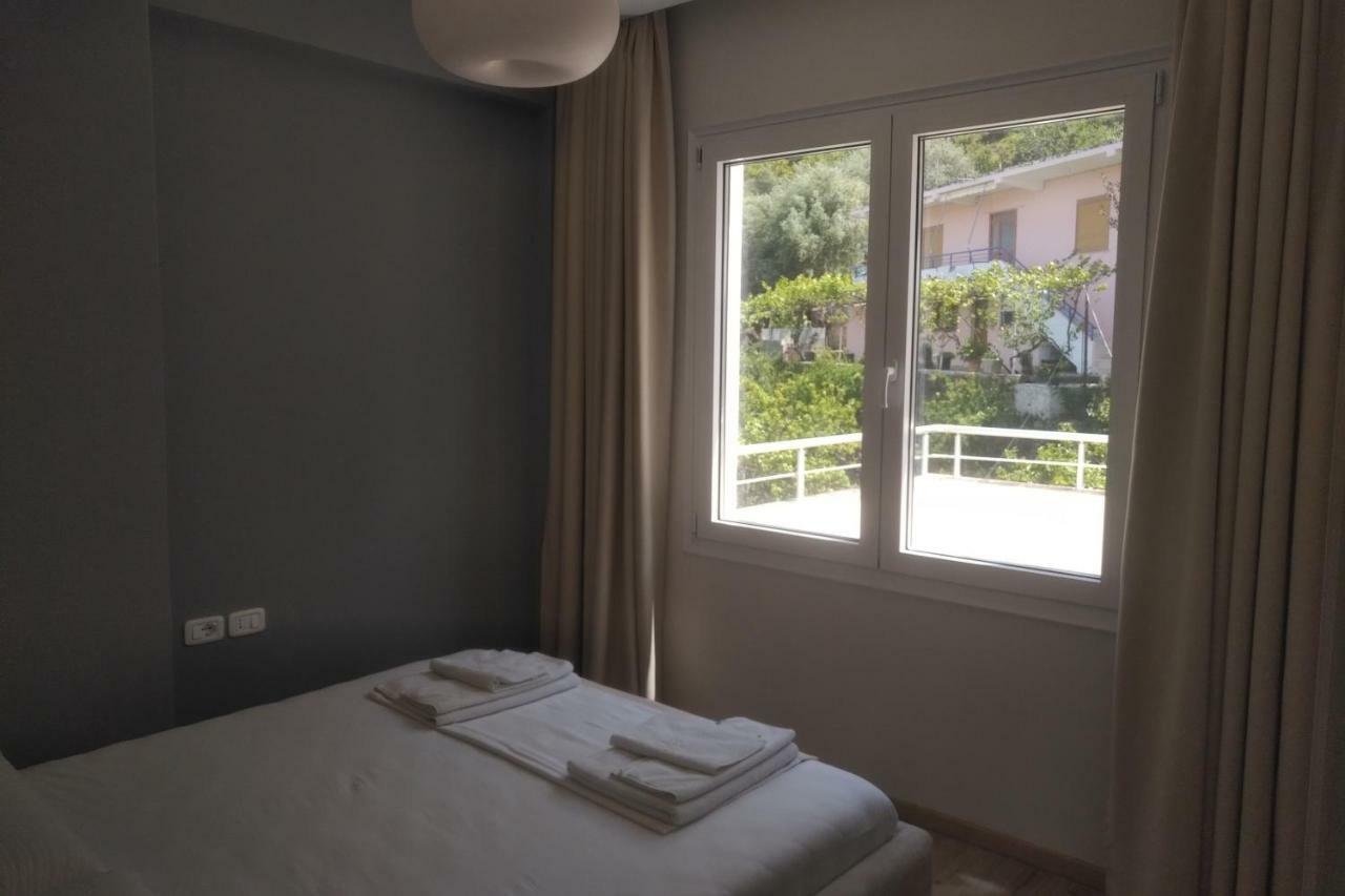 Deluxe Sea Apartment Vlorë Buitenkant foto