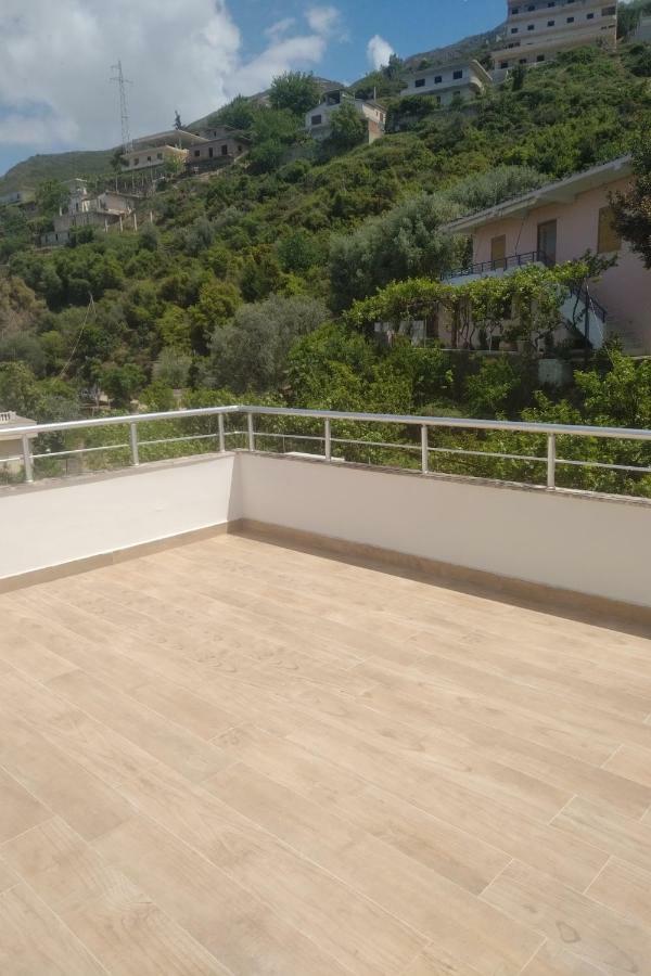 Deluxe Sea Apartment Vlorë Buitenkant foto