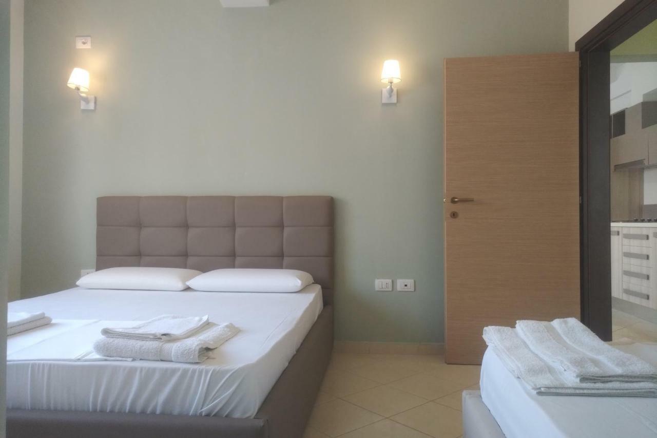 Deluxe Sea Apartment Vlorë Buitenkant foto