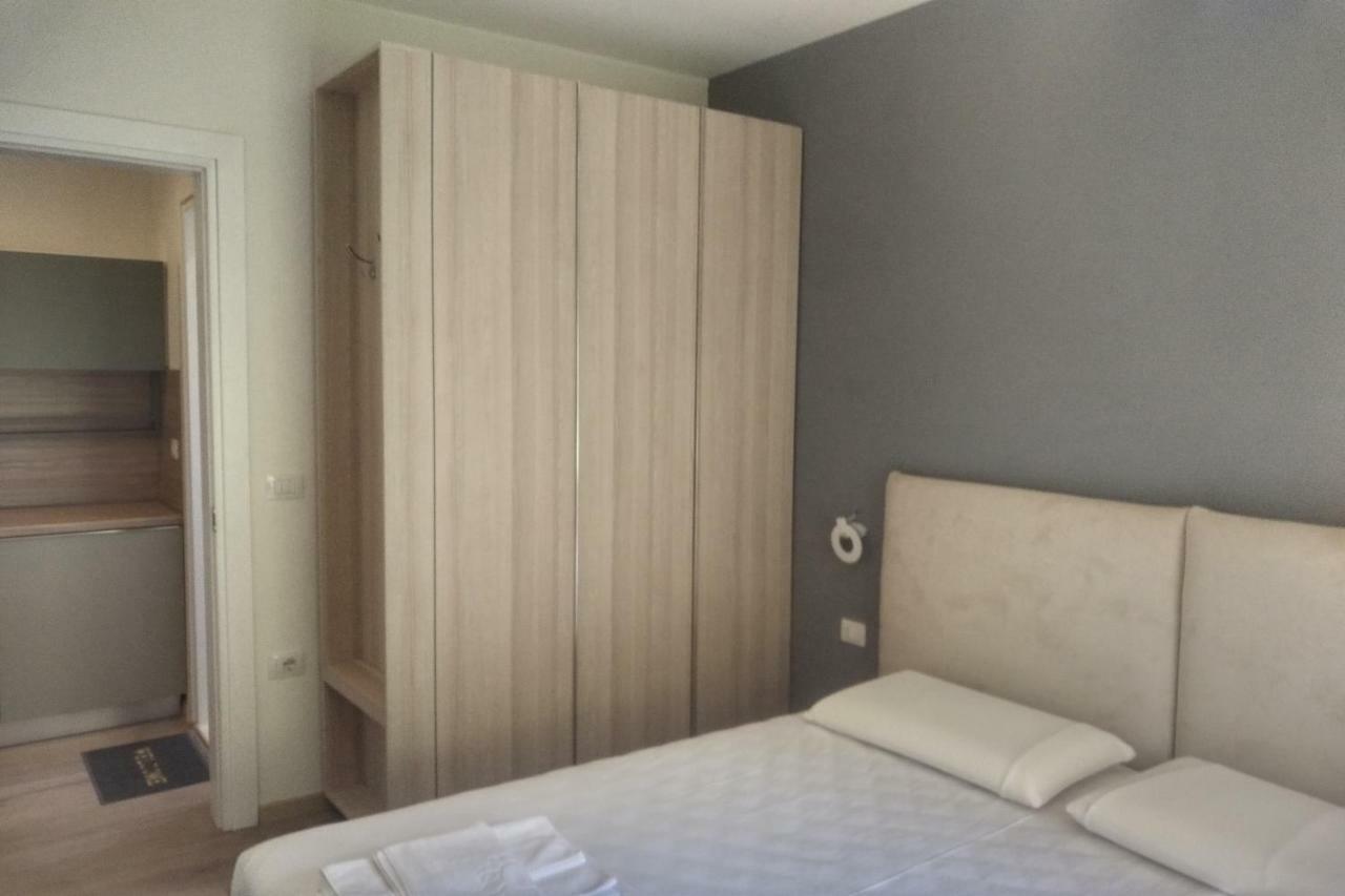 Deluxe Sea Apartment Vlorë Buitenkant foto