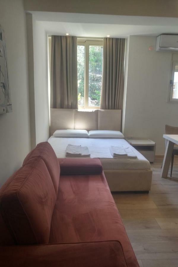 Deluxe Sea Apartment Vlorë Buitenkant foto